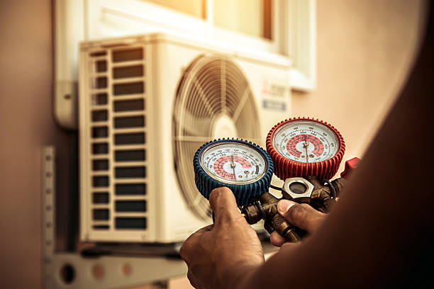 Professional Hvac technician working in Clayton, NM